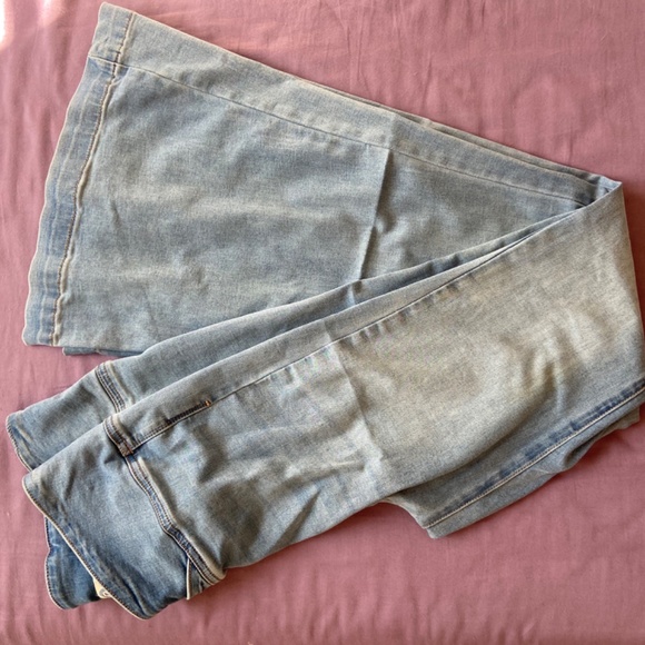 WE THE FREE people super Flare Leg Washed  Jeans Sz 30 pull up boho bell bottom - Picture 3 of 4
